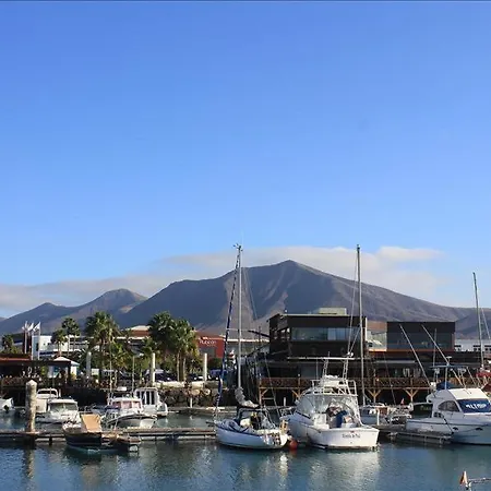 Playa Blanca Sleeps 7 With Pool And Wifi