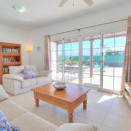 Playa Blanca Sleeps 7 With Pool And Wifi Villa Playa Blanca (Lanzarote)