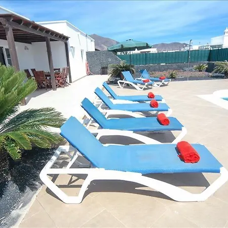 Playa Blanca Sleeps 7 With Pool And Wifi * 普拉亚布兰卡