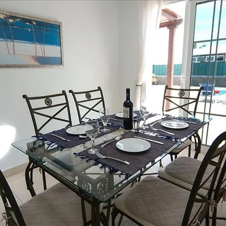 Playa Blanca Sleeps 7 With Pool And Wifi 别墅 普拉亚布兰卡